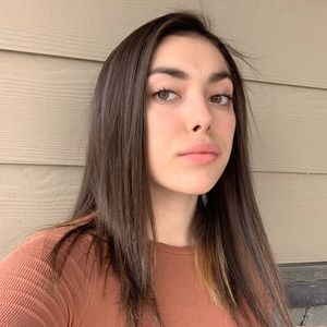 Meet your Posher, Viviana